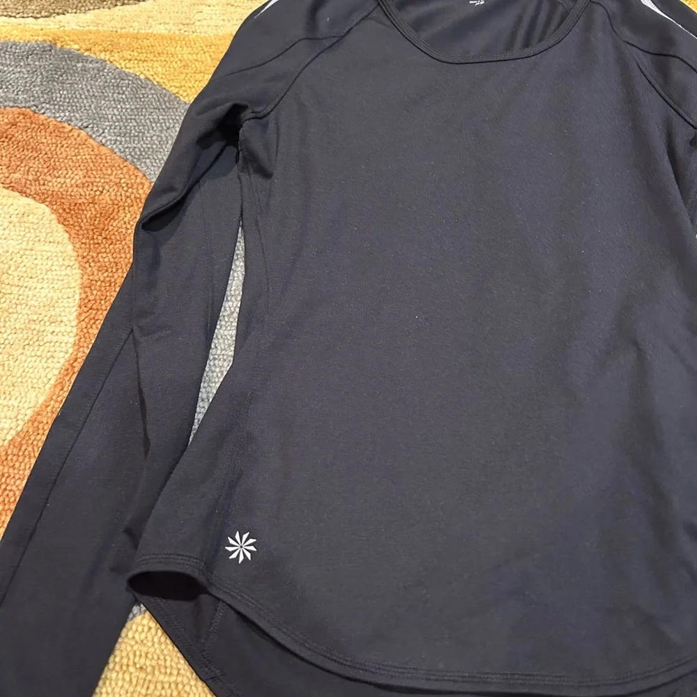 Athleta Running Wild Tapped Crew Top Black Long Sleeve Shirt Thumbholes Size XS